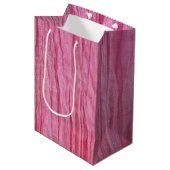 Crinkled roze crêpe stof medium cadeauzakje (Voorkant Gekanteld)
