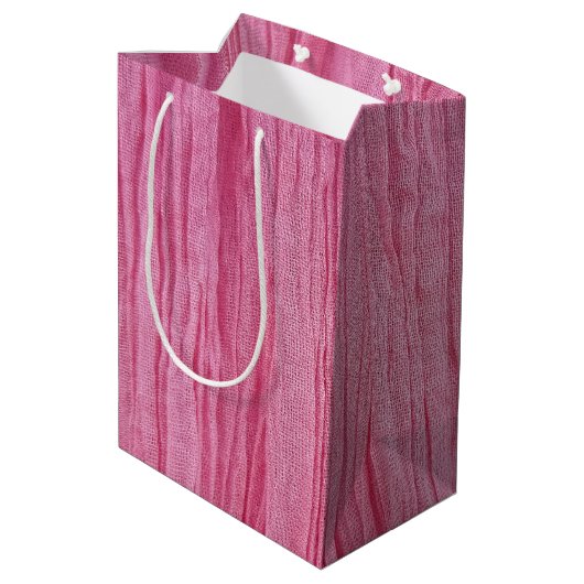 Crinkled roze crêpe stof medium cadeauzakje (Achterkant Gekanteld)