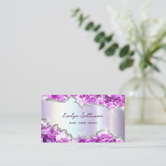 cristaux violets faux carte de visite de géode de  (Debout devant)