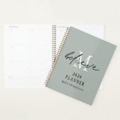 Croire Script 2024 Monogramme Nom initial Sage (Devant avec enveloppe)