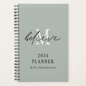 Croire Script 2024 Nom Monogramme Sage initial (Devant)