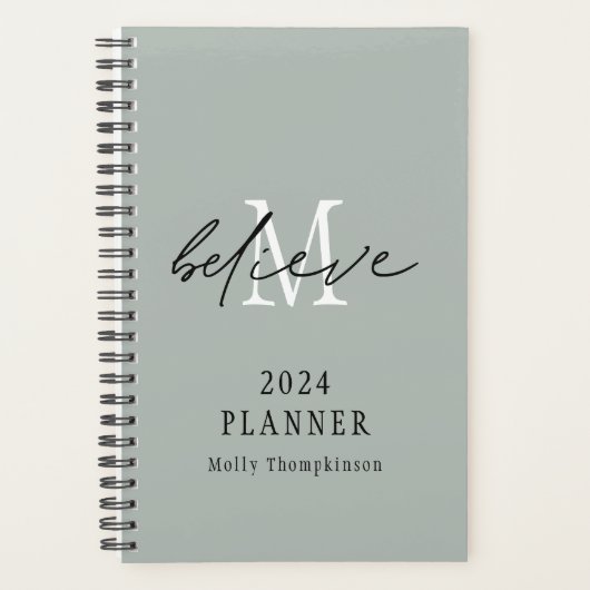 Croire Script 2024 Nom Monogramme Sage initial (Devant)