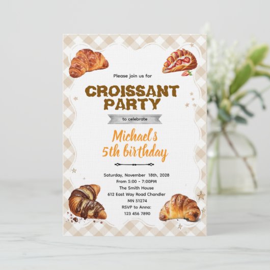 Croissant Birthday Invitation (Debout devant)