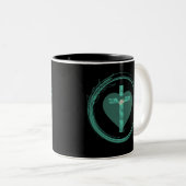 Croix avec coeur Cercle Emerald Mug vert (Devant droit)