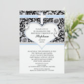 Croix de baptême et invitation bleues de coeur (Debout devant)