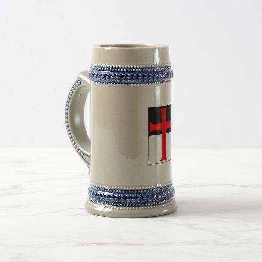 Croix de Templar sur des tasses et des Steins de (Devant gauche)