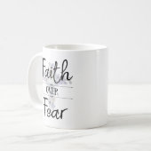 Croix florale avec citation chrétienne Mug (Devant gauche)