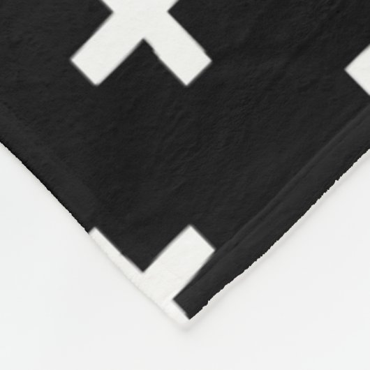 Crosses Pattern - Black Fleece Deken (Hoek)