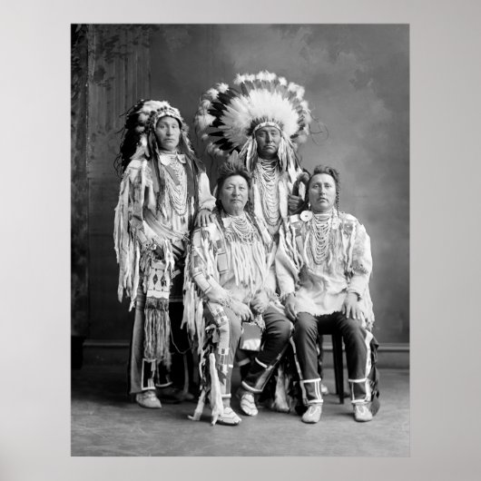 Crow Indian Group Portrait, begin jaren '00 Poster (Voorkant)