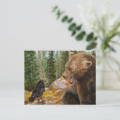 Crow Raven taquiner Grizzly Bear carte postale de (Debout devant)