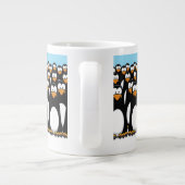 Crowd of Funny Cartoon Penguins op sneeuw Jumbo Mok (Achterkant)