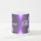 Croyez la tasse pourpre de conscience de ruban (Centre)