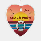 Cruise Ship Grandma - Gepersonaliseerd hart Keramisch Ornament (Rechts)