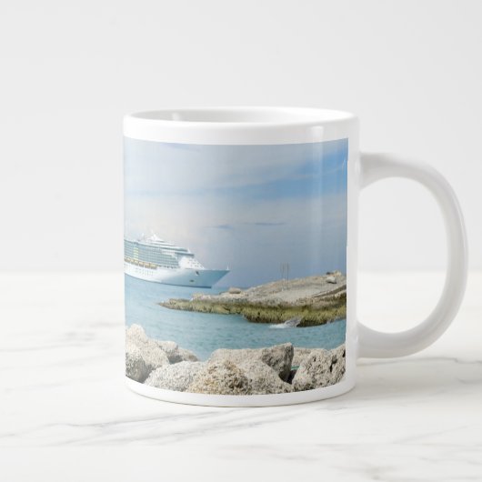 Cruiseschip bij CocoCay Grote Koffiekop (Rechts)