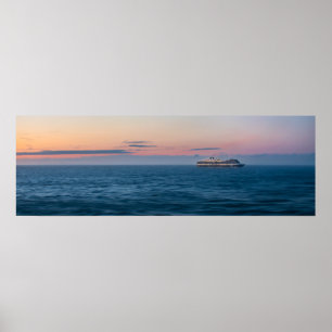 Cruiseschip onder Alaskan Sunset Poster