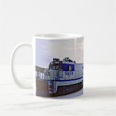 CSX Gray Blue Diesel Locomotive Train Coffee Mug (Gauche)