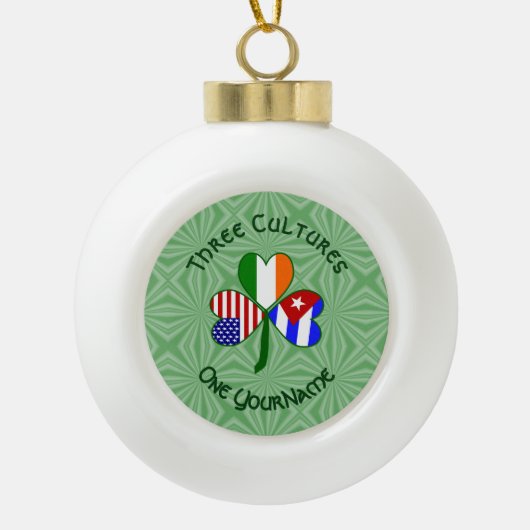 Cubaanse Ierse vlaggen Shamrock Jouw naam Keramische Bal Ornament (Voorkant)