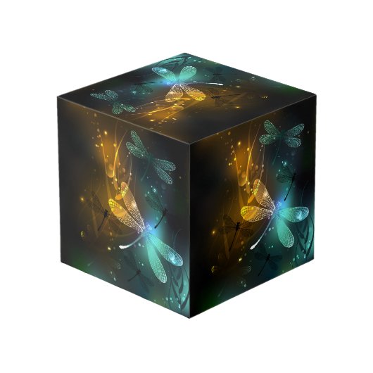 Cube Photo Vol de libellule verte lumineuse (Angle arrière)
