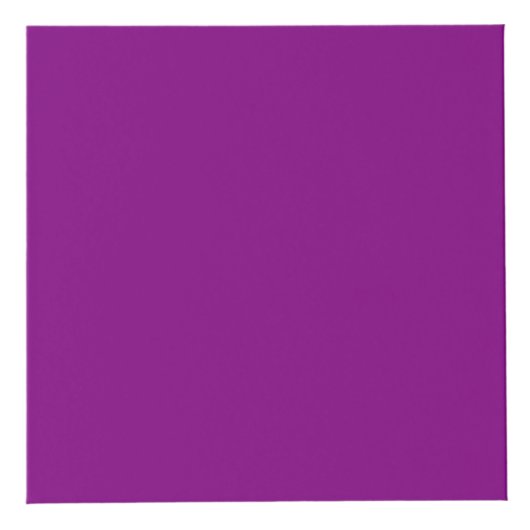 Cube pourpre en couleur solide (Droite)