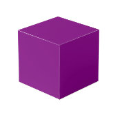Cube pourpre en couleur solide (Angle devant)