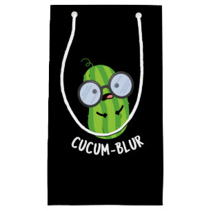 Cucum-blur Funny Veggie Cucumber Pun Dark BG Klein Cadeauzakje
