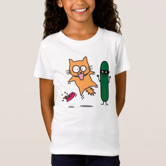Cucumber Scaring Cats - Cat versus Cucumber Scare T-shirt (Voorkant)
