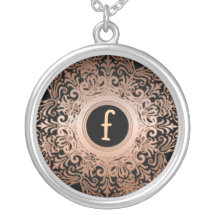 Cuivre fleuri et collier initial fait sur commande