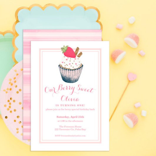 Cupcake aux fraises 1er anniversaire Invitation - 