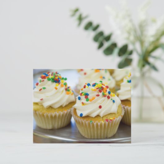 Cupcake avec carte postale (Debout devant)
