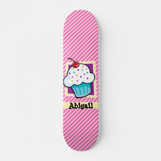 Cupcake op roze & witte strepen skateboard (Voorkant)