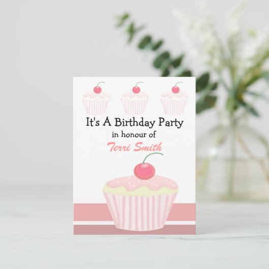 Cupcake rose Invitation d'anniversaire (Debout devant)