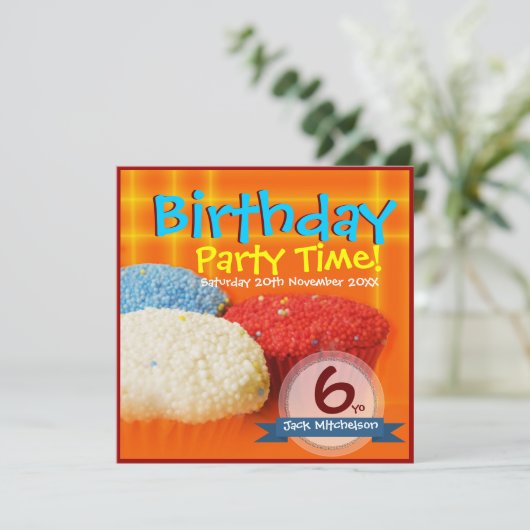 Cupcakes maison Invitations d'anniversaire (Debout devant)