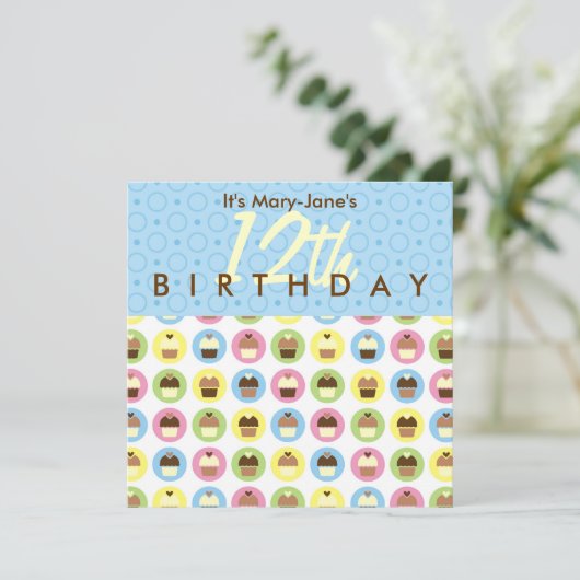 Cupcakes Persoonlijke uitnodiging op zaterdag (Staand voorkant)