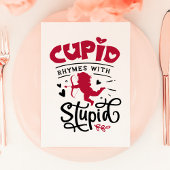 Cupid-ritmes met stoute antivalentijnsdag feestdagen kaart