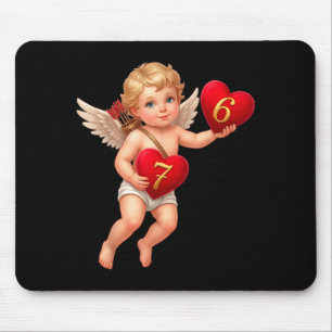Cupido met 6 en 7 harten Valentijnsmeme Schattig  Muismat
