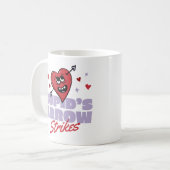 CUPID'S PIJL SLAAT TOE KOFFIEMOK (Voorkant links)