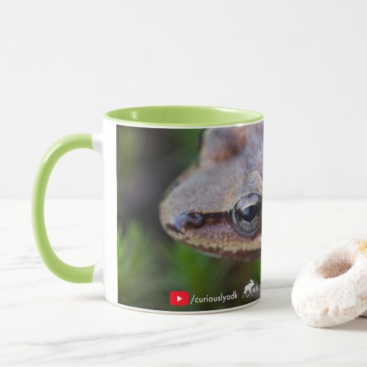 Curieusement tasse de grenouille d'Adirondack (Avec donut)