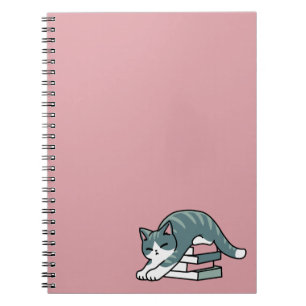 Curieux avec un livre et un chat - Lecture confort