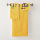 Curieux et drôle dessin animé de chouette brune (En situation)