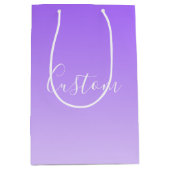 Cursieve scriptnaam & Lichtpaarse ombre bewerkbaar Medium Cadeauzakje (Voorkant)