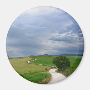 Curvy-weg naar een bestemming rond magneet