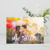 Custom 2 foto wit penseel Save the Date Kaart (Staand voorkant)