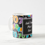 Custom 70th Birthday Photo Mug coloré<br><div class="desc">Créez une Mug personnalisée avec votre propre photo ou photo sur cette toile de fond colorée de 70e anniversaire.</div>