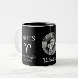 Custom Aries Zodiac Mug with Name & Traits Tweekleurige Koffiemok