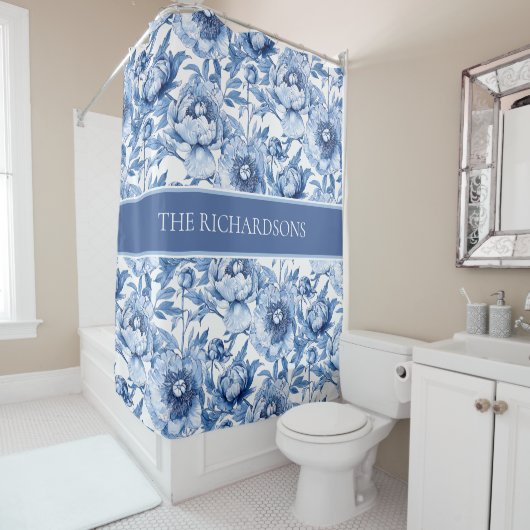 Custom Blue and White Chinoiserie Floral Pattern Douchegordijn (In situ)