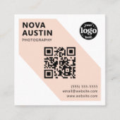 Custom Bold Geometric Company Logo Modern QR-code Vierkante Visitekaartje (Voorkant)