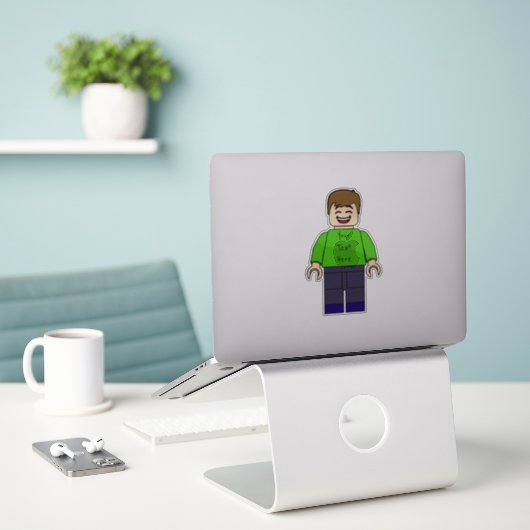 Custom Boy Minifig Sticker (Laptop op bureau)