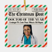 Custom Christmas Doctor Gift, Fun Newspaper Doctor Keramisch Ornament (Voorkant)