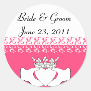 Custom Claddagh in Roze Ronde Sticker