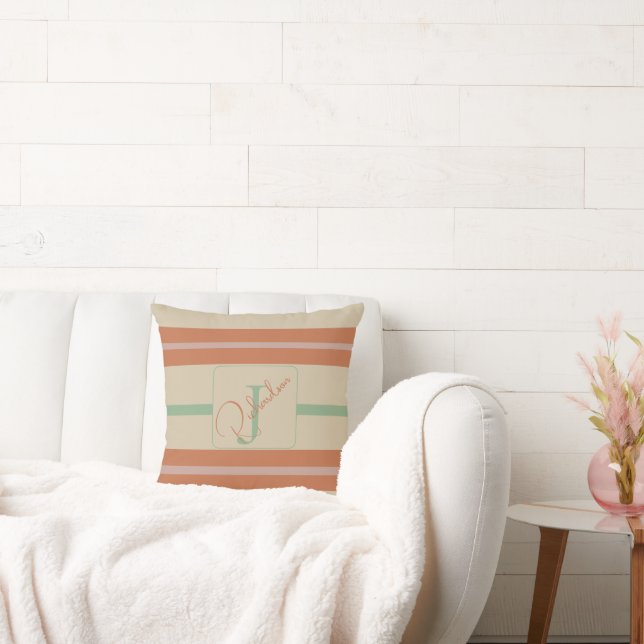 Custom Coral Sage Stripe Monogram Boho Pastel Chi Kussen (Bank)